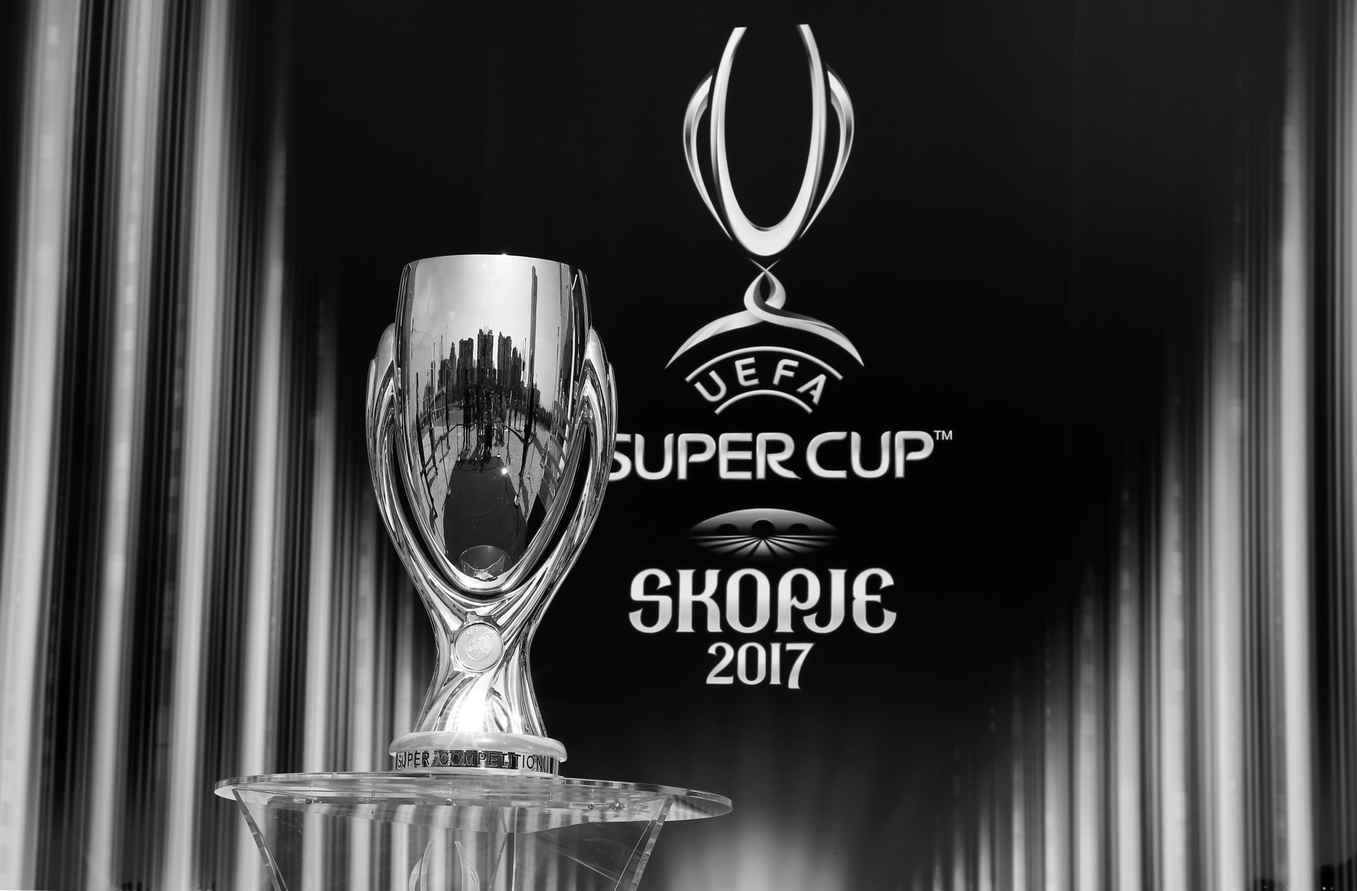Uefa cup. Суперкубок УЕФА. Логотип Суперкубка УЕФА. Кубок Суперкубок УЕФА. Суперкубок УЕФА фон.