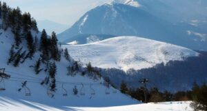 Позната американска скијачка загина од лавина на косовската страна од Шар Планина