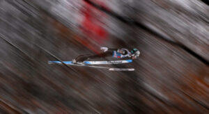 Ловро Кос до прва победа во Светскиот куп во ски-скокови