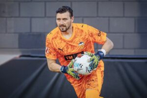 Димитриевски бесен по поразот на Валенсија: Треба да се освестиме, првите 20 минути беа ужас!