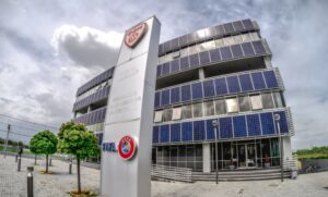 Струга на дисциплинска поради немање паркинг за автобусот на Вардар
